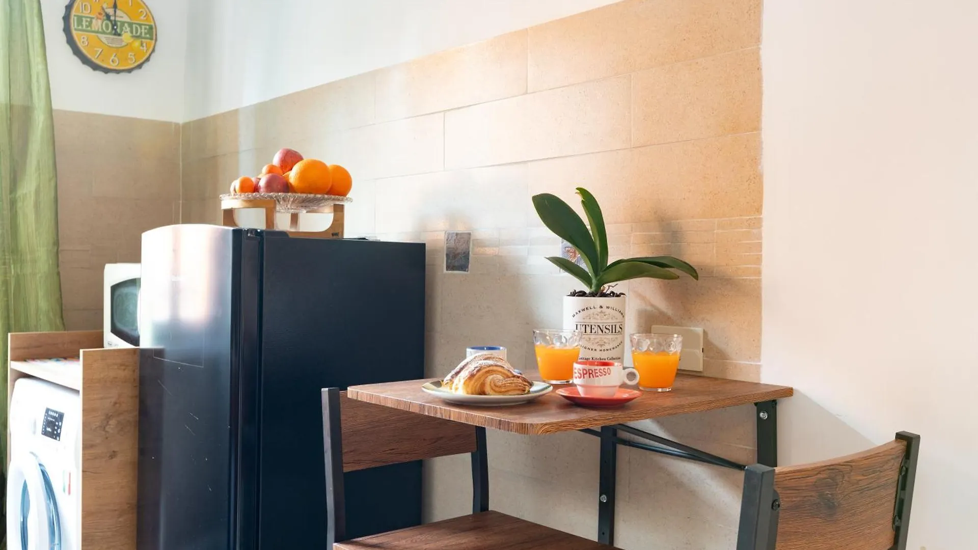 Apartment 8 Min To Center - 400Mt To Metroa, 4-6 Pax, 2 Bathrooms Rome