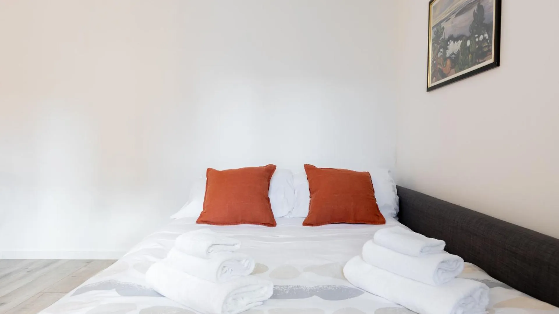 Apartment 8 Min To Center - 400Mt To Metroa, 4-6 Pax, 2 Bathrooms Rome